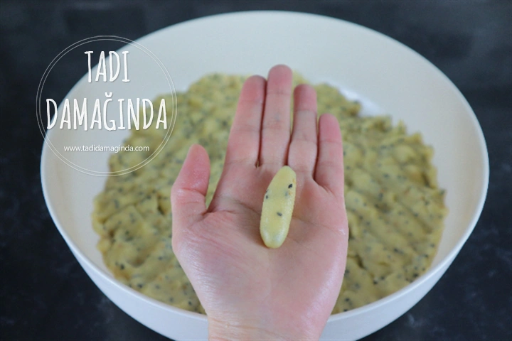 Gnocchi (Niyokki) Görünümlü Tuzlu Kurabiyeler