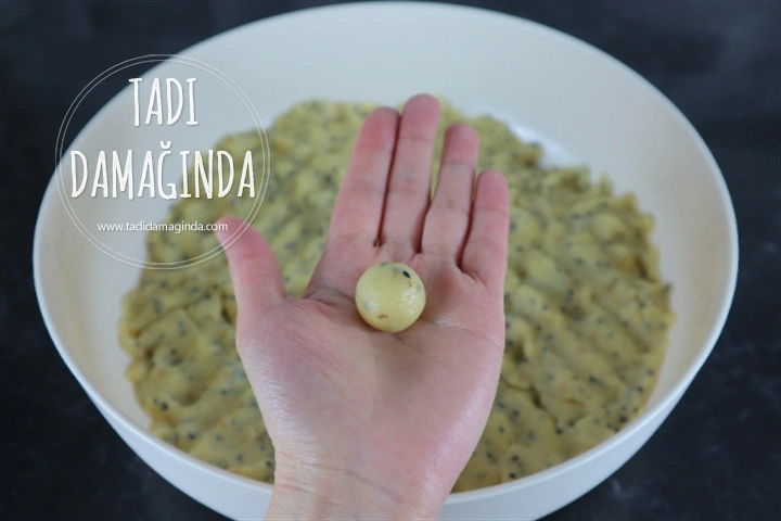 Gnocchi (Niyokki) Görünümlü Tuzlu Kurabiyeler
