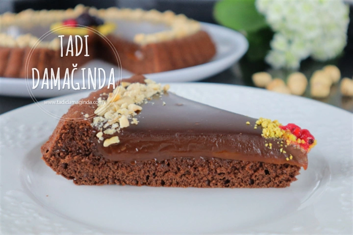 Karamelli Ganajlı Tart Kek