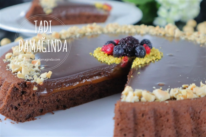 Karamelli Ganajlı Tart Kek