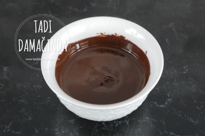 Çikolata Kaplı Labneli Hindistan Cevizi Topları