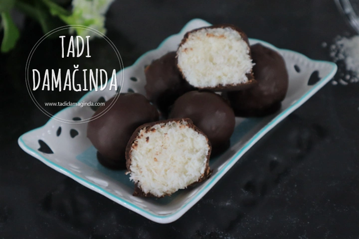 Çikolata Kaplı Labneli Hindistan Cevizi Topları