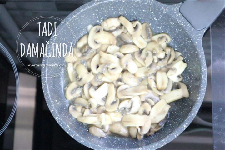 Kaşarlı Sucuklu Mantar