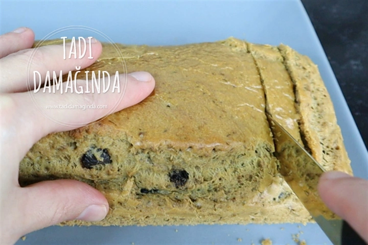 Zeytinli Kekikli Tahin Ekmeği