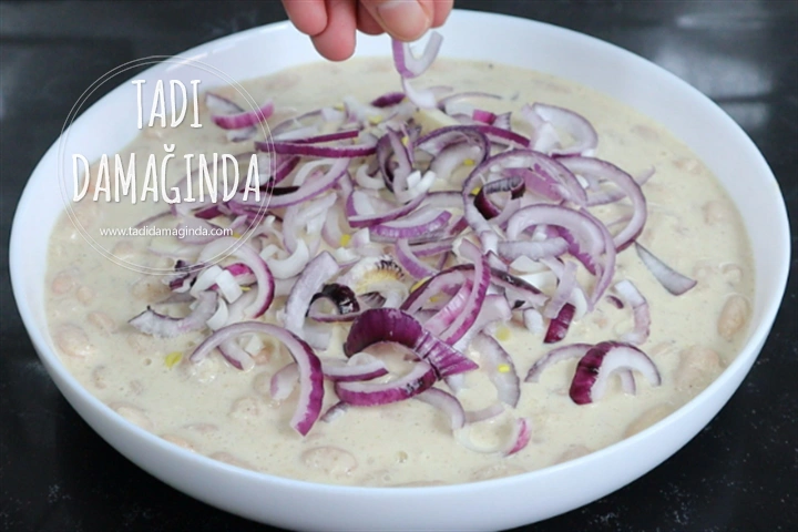 Antalya Usulü Tahinli Piyaz