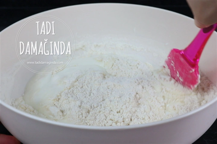 Mayasız Kaşarlı Yumuşak Poğaça