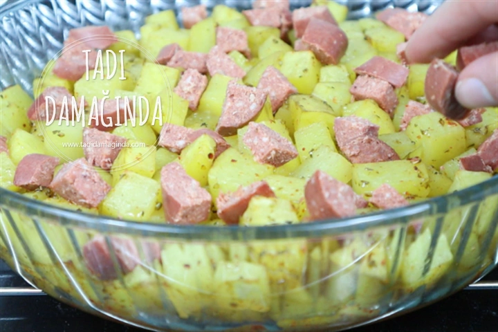 Fırında Sucuklu Patates