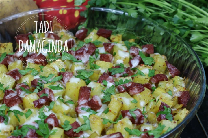 Fırında Sucuklu Patates