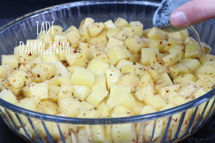 Fırında Sucuklu Patates