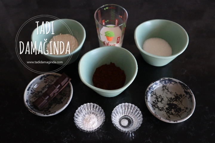 1 Dakikada Mikrodalgada Sufle Tadında Yumurtasız Kek