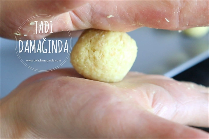 Rafine Şekersiz Glütensiz Pişmeyen Limonlu Toplar