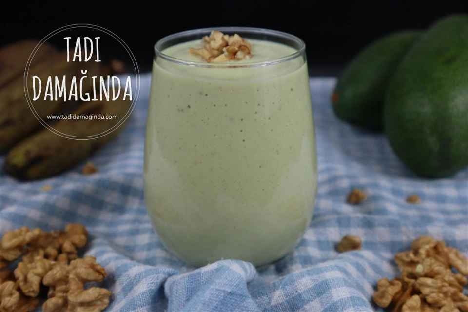 Avokadolu Muzlu Smoothie