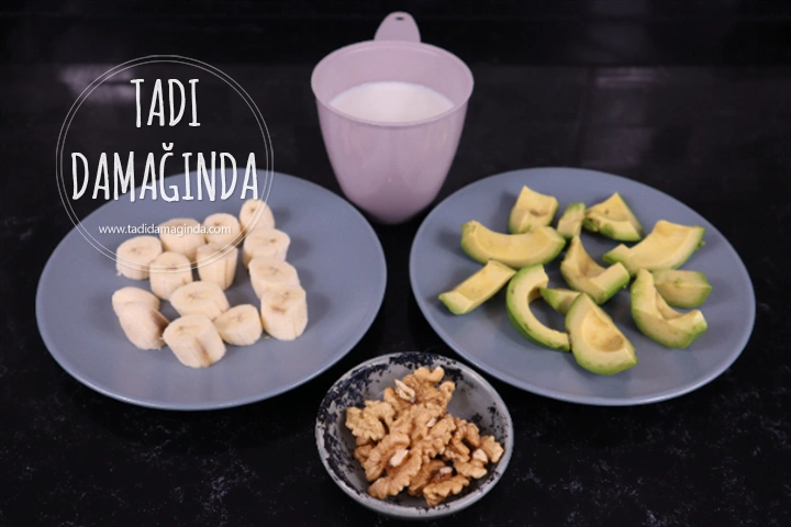 Avokadolu Muzlu Smoothie