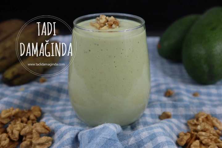 Avokadolu Muzlu Smoothie
