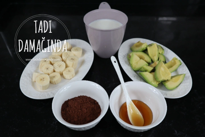 Avokadolu Kakaolu Smoothie