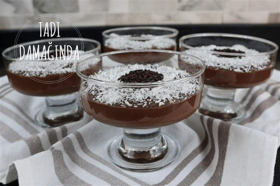 4 Malzemeli Çikolatalı Puding