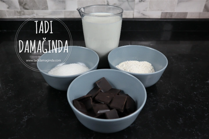 4 Malzemeli Çikolatalı Puding