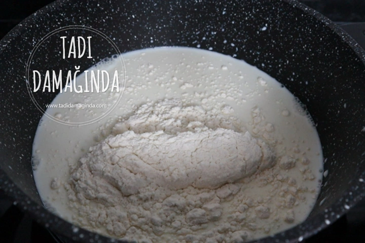 4 Malzemeli Çikolatalı Puding