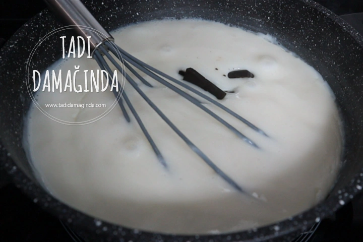 4 Malzemeli Çikolatalı Puding