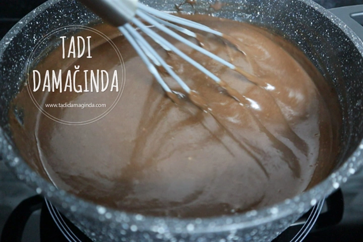 4 Malzemeli Çikolatalı Puding