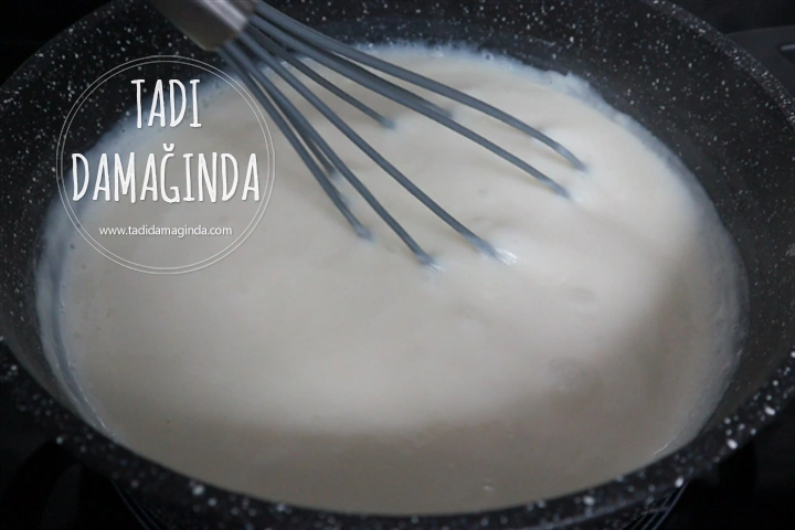 4 Malzemeli Çikolatalı Puding