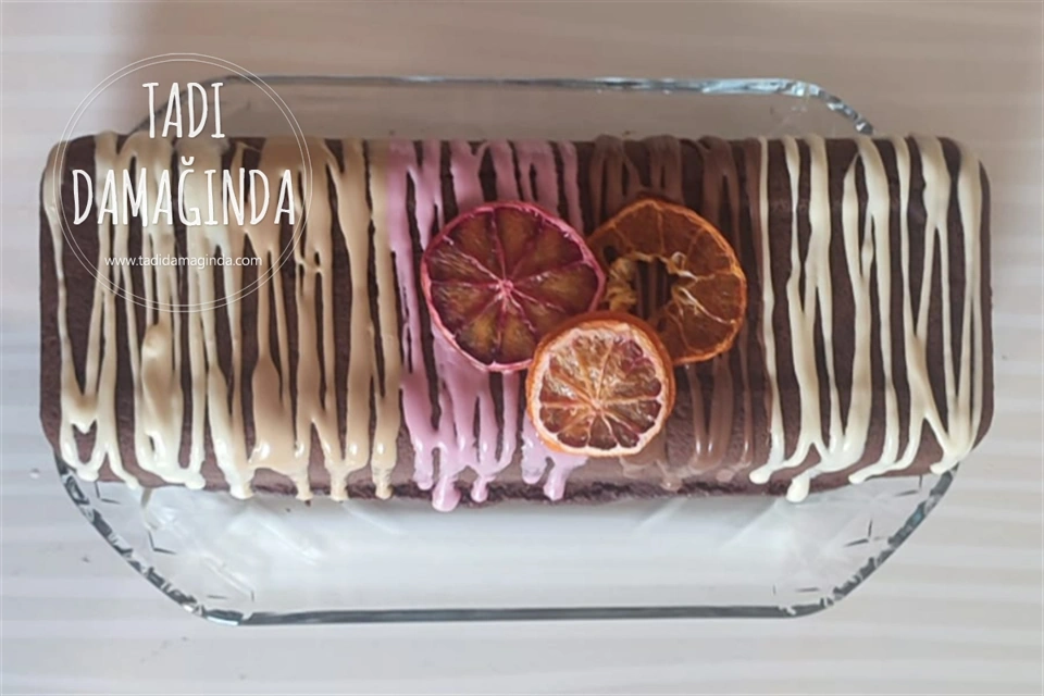 Browni Tadında Vişneli Çikolatalı Kek