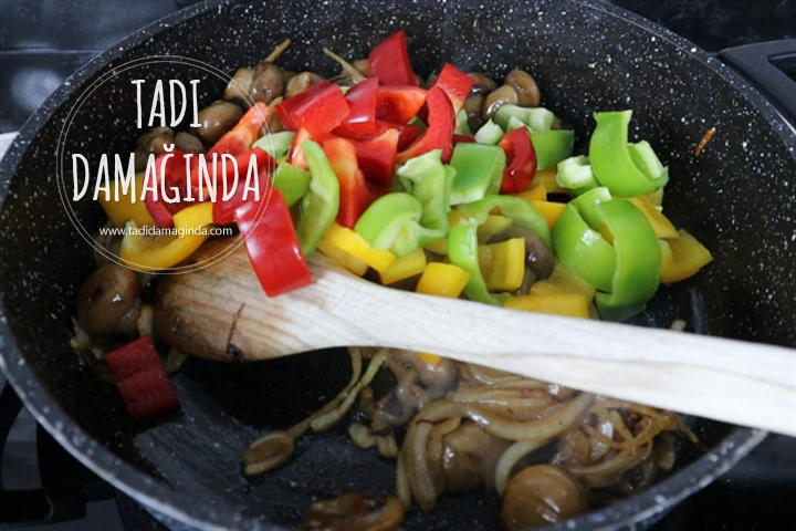 Rengarenk Karamelize Mantar Sote