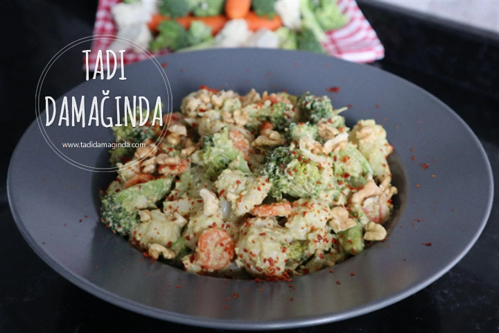 Avokado Soslu Sebze Salatası