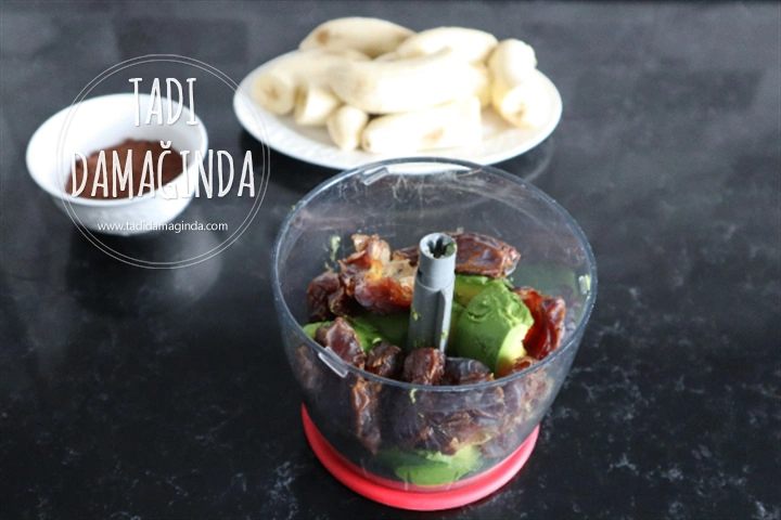 Puding Tadında Hurmalı Avokado
