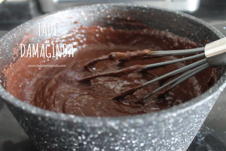 Çikolatalı Buzluk Pastası