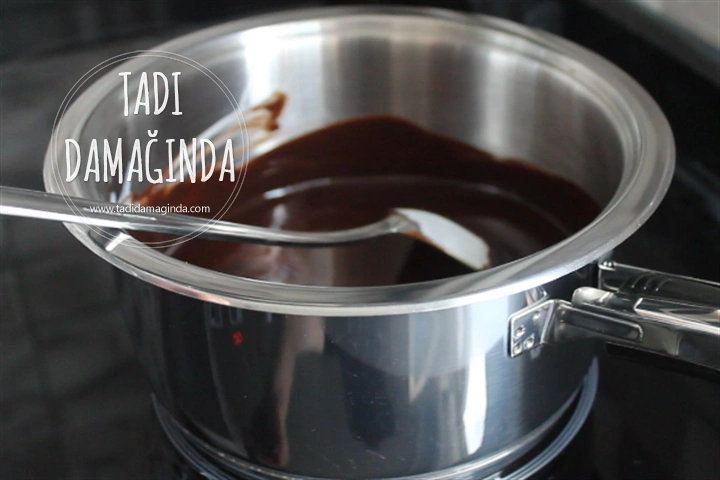 Çikolatalı Buzluk Pastası