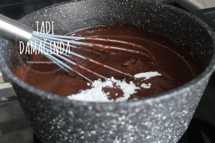 Çikolatalı Buzluk Pastası