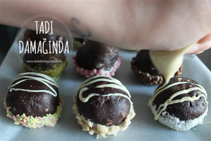 3 Çikolatalı Bisküvi Topları