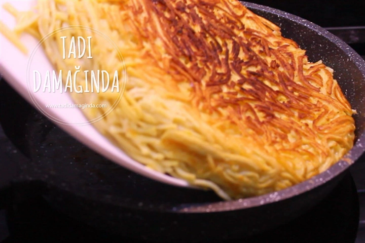 Tavada Börek Tadında Erişte