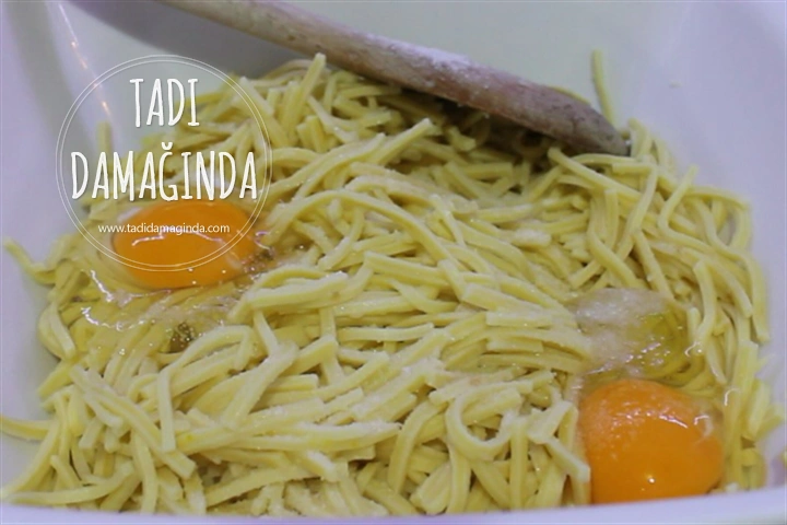 Tavada Börek Tadında Erişte