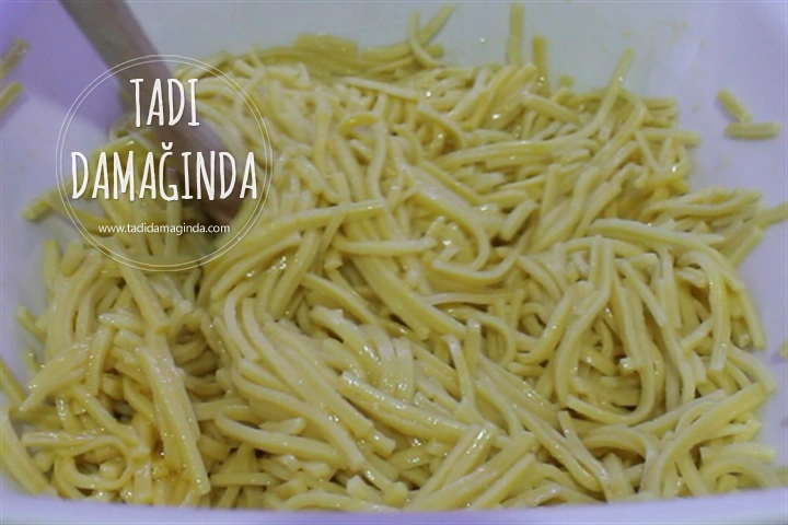 Tavada Börek Tadında Erişte