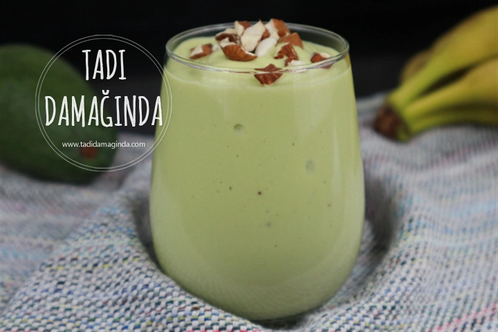 Muzlu Avokado Smoothie (Vegan)