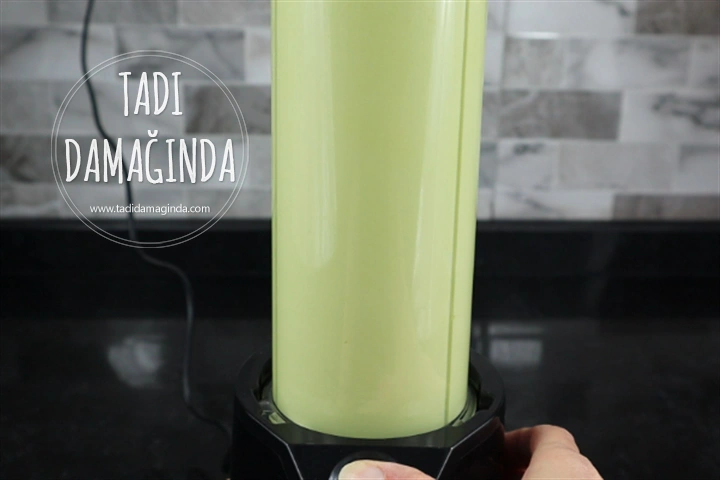Muzlu Avokado Smoothie (Vegan)