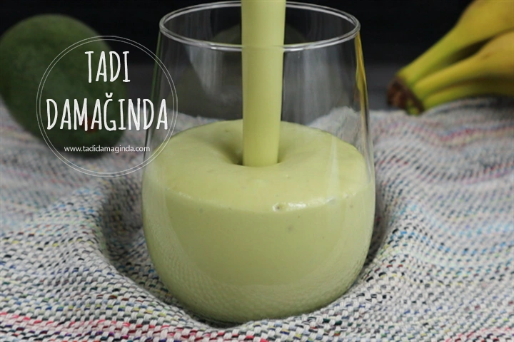 Muzlu Avokado Smoothie (Vegan)