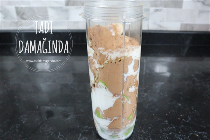 Muzlu Kakaolu Avokado Smoothie (Laktozsuz Kazeinsiz)