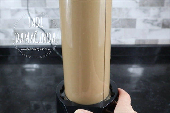 Muzlu Kakaolu Avokado Smoothie (Laktozsuz Kazeinsiz)