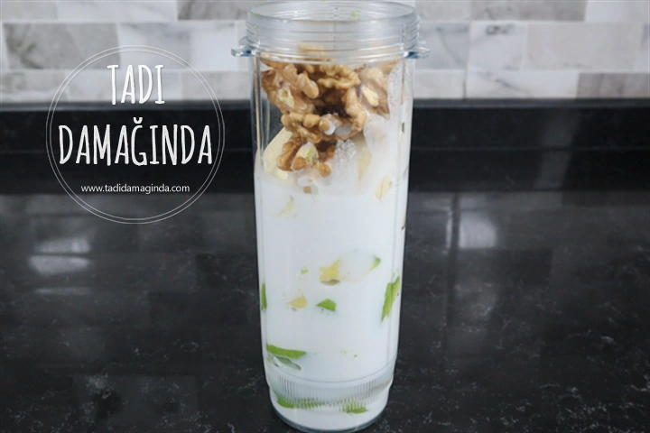 Muzlu Cevizli Avokado Smoothie (Vegan)