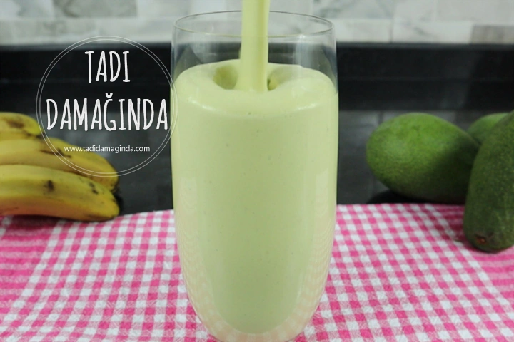 Muzlu Cevizli Avokado Smoothie (Vegan)