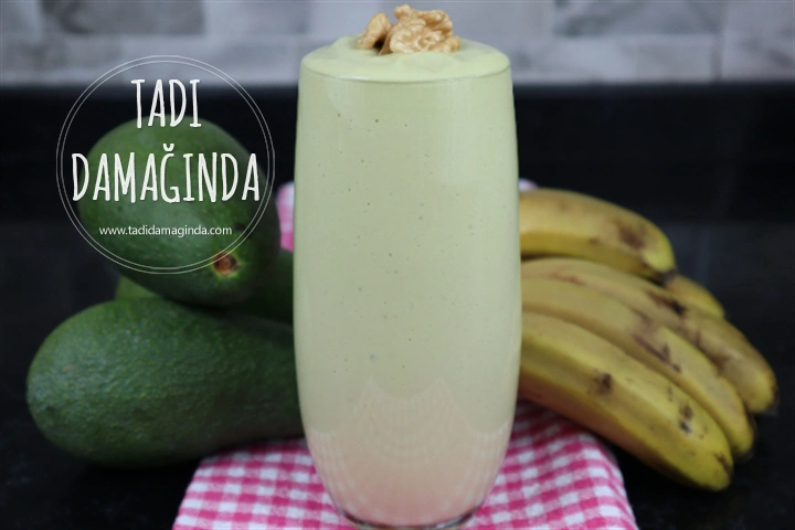 Muzlu Cevizli Avokado Smoothie (Vegan)