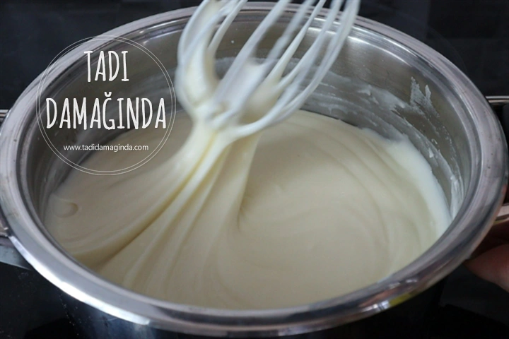 Damla Sakızlı Muhallebi (Alaçatı Muhallebisi)