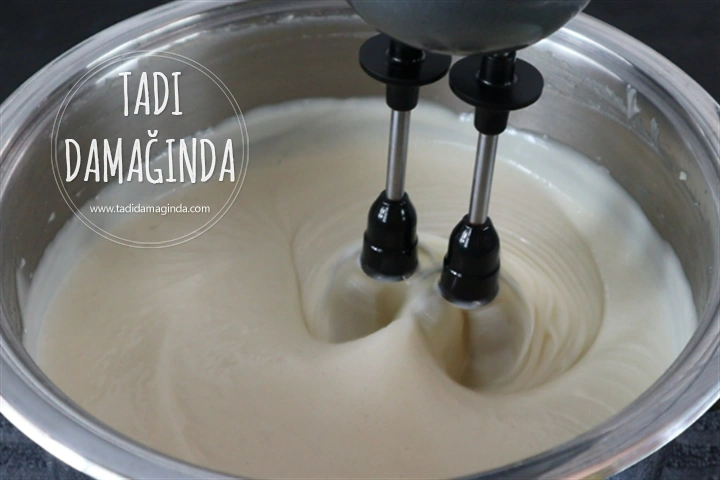 Damla Sakızlı Muhallebi (Alaçatı Muhallebisi)