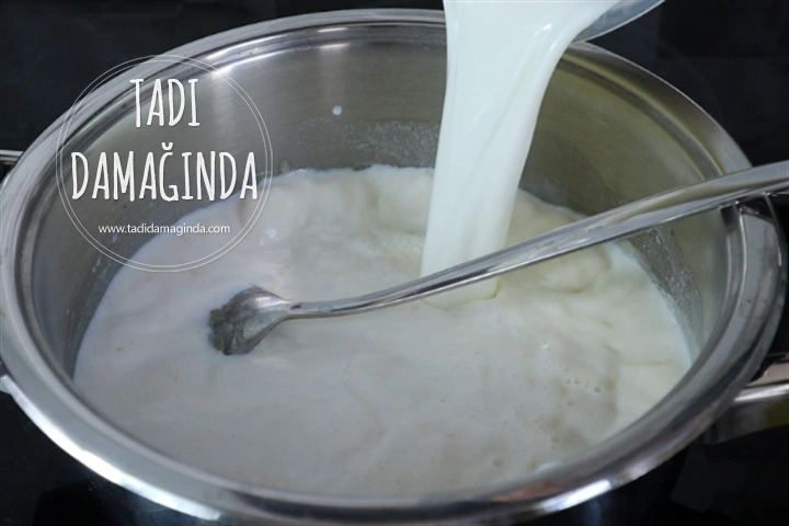 Damla Sakızlı Muhallebi (Alaçatı Muhallebisi)