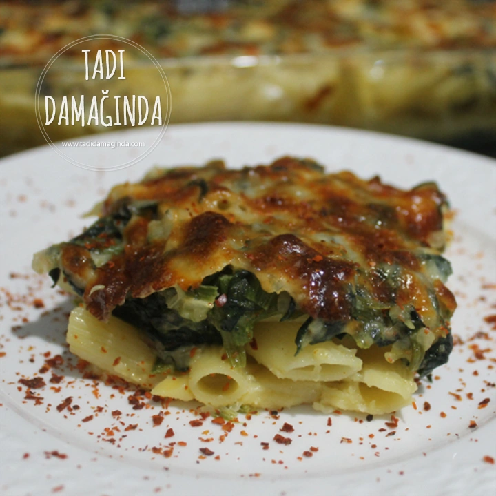 Fırında Ispanaklı Makarna