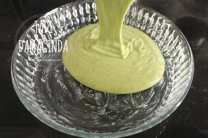 Mikrodalgada Ispanaklı Çilekli Pasta