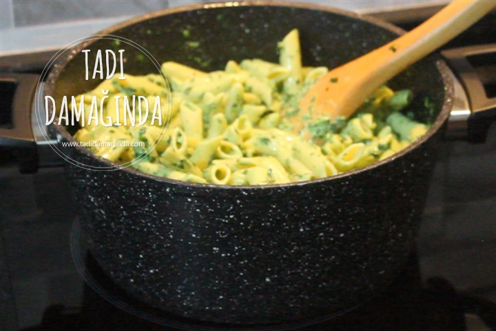 Ispanaklı Kremalı Penne